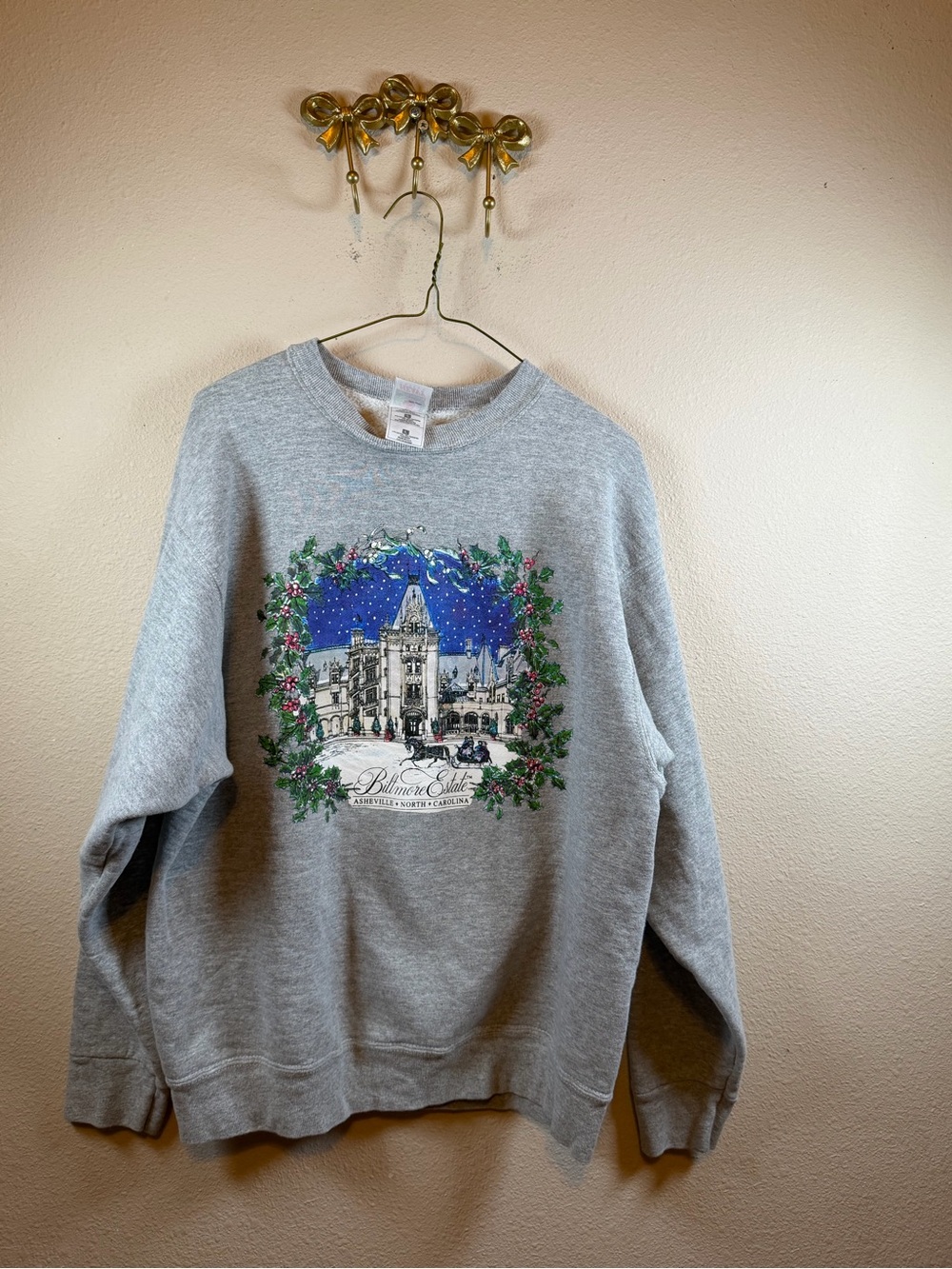 Gray Graphic Pullover Sweatshirt with Holiday Estate Scene